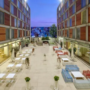מלון Doubletree By Hilton