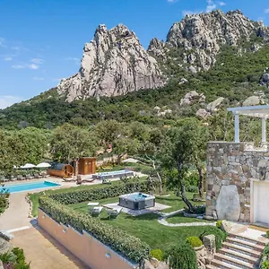 https://antica-fonte-holiday-homes.in-sardinia.net